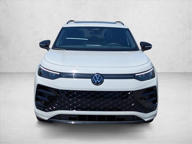 New 2026 Volkswagen Tiguan SE R-Line FWD image 2
