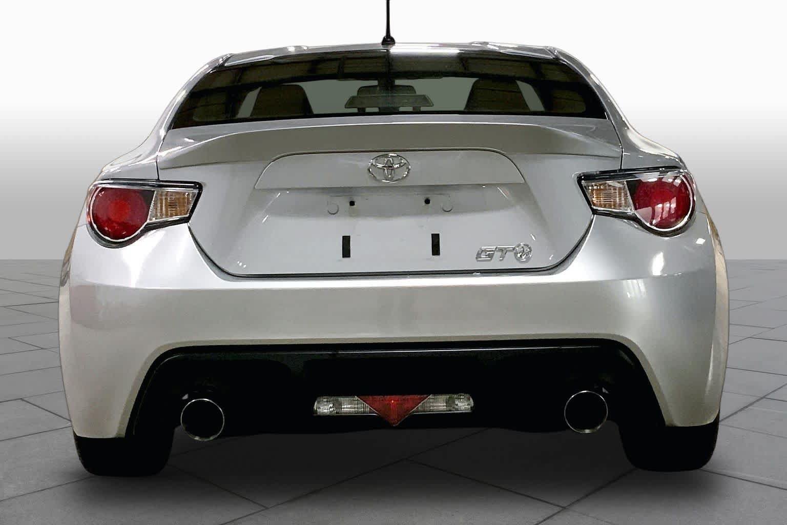 Used 2013 Scion FR-S RWD image 5