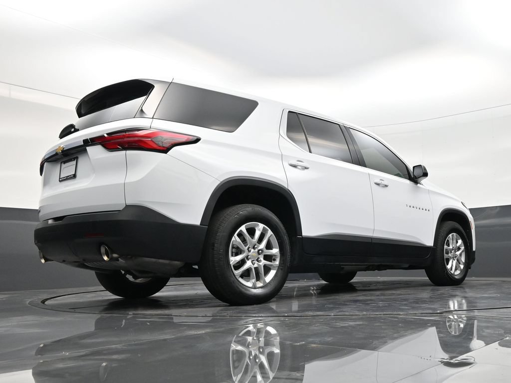Used 2023 Chevrolet Traverse LS FWD image 23