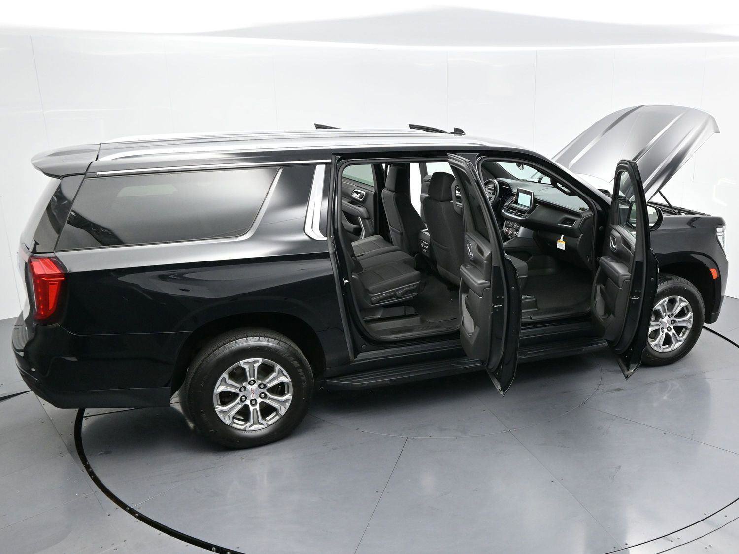 Used 2023 GMC Yukon XL SLE w/ Gmc Pro Safety Plus Package AWD/4WD image 40