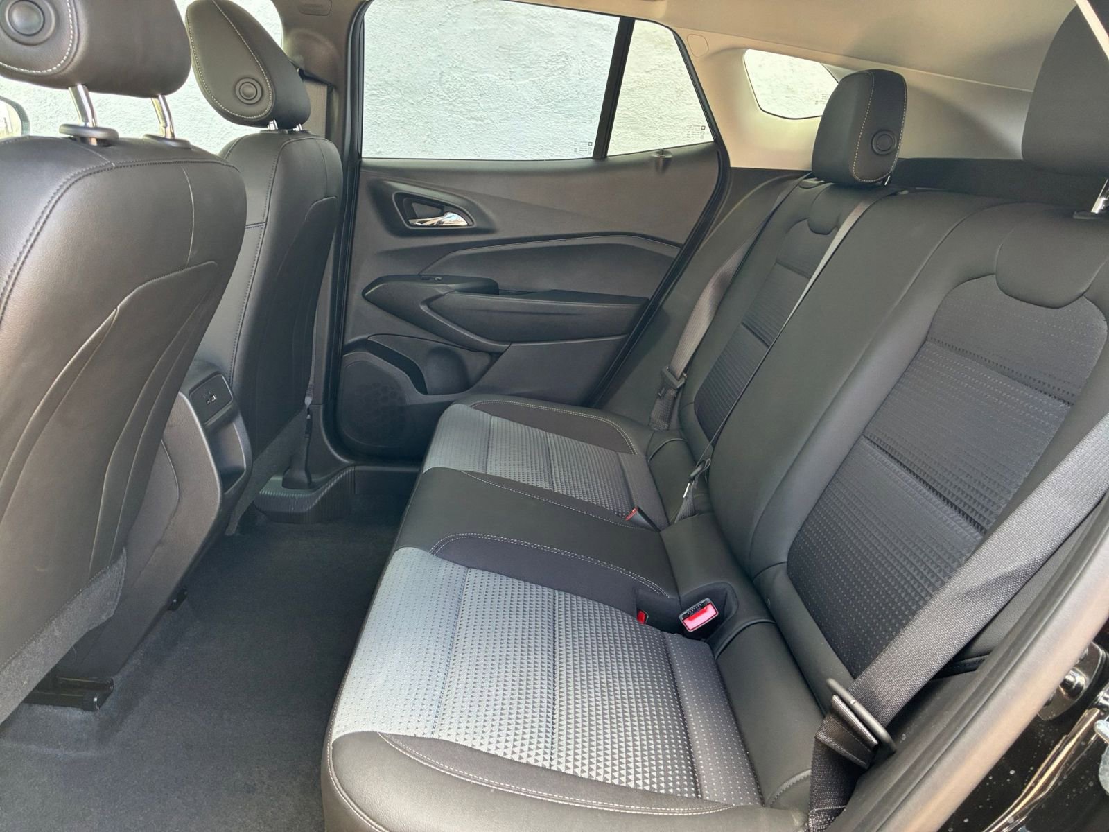 Used 2025 Chevrolet Trax LT image 24