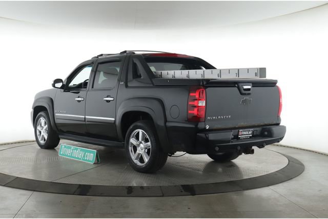 Used 2012 Chevrolet Avalanche LTZ AWD/4WD image 8