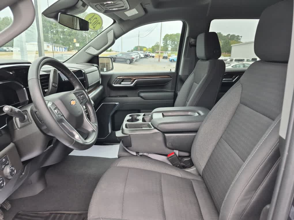 Used 2024 Chevrolet Silverado 1500 LT AWD/4WD image 22