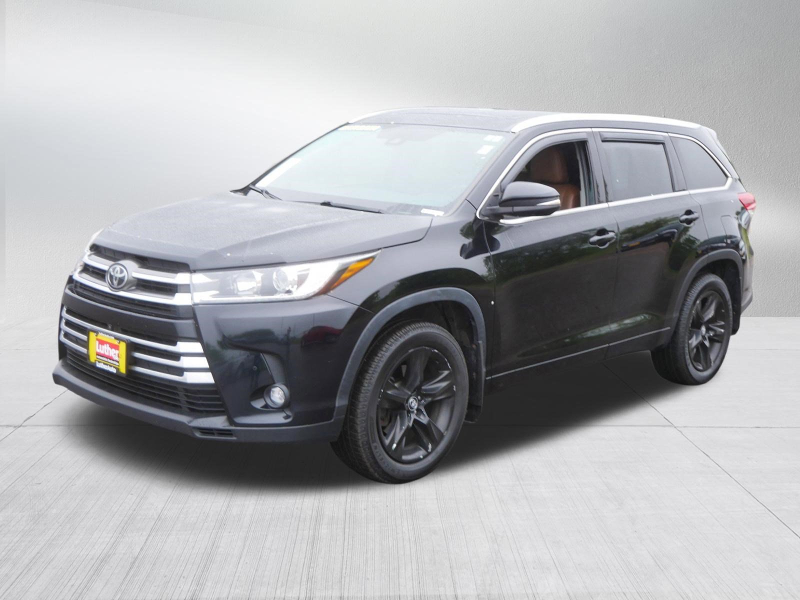 Used 2019 Toyota Highlander Limited AWD/4WD image 3