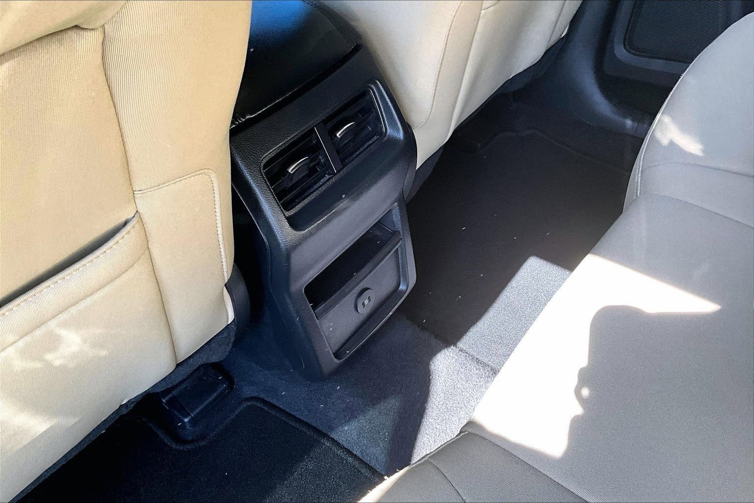 Used 2024 Ford Edge SE image 10