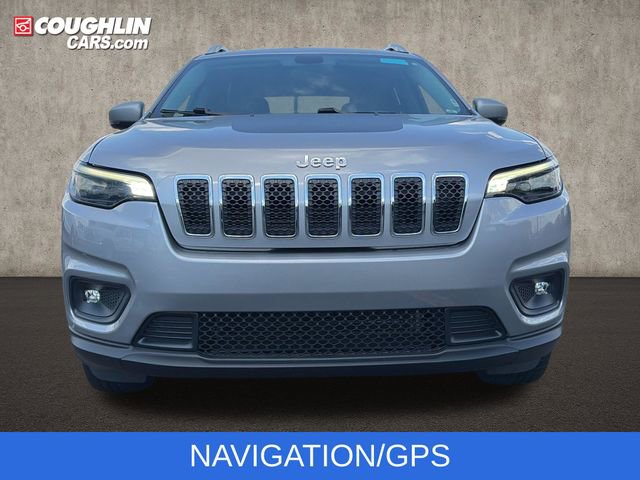 Used 2019 Jeep Cherokee Latitude Plus w/ Cold Weather Group AWD/4WD image 3