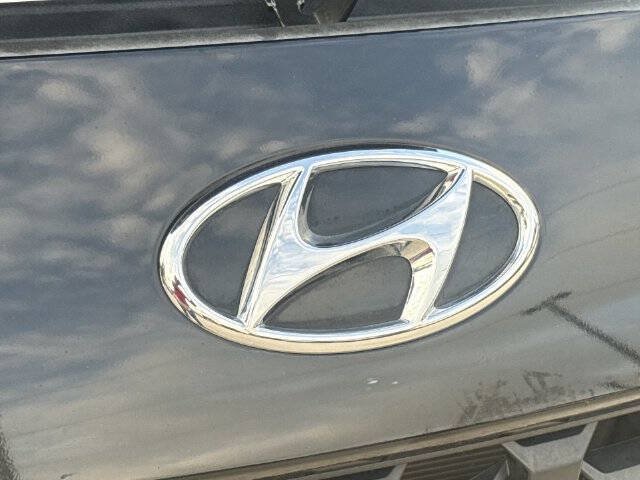 Used 2023 Hyundai Kona SEL AWD/4WD image 32