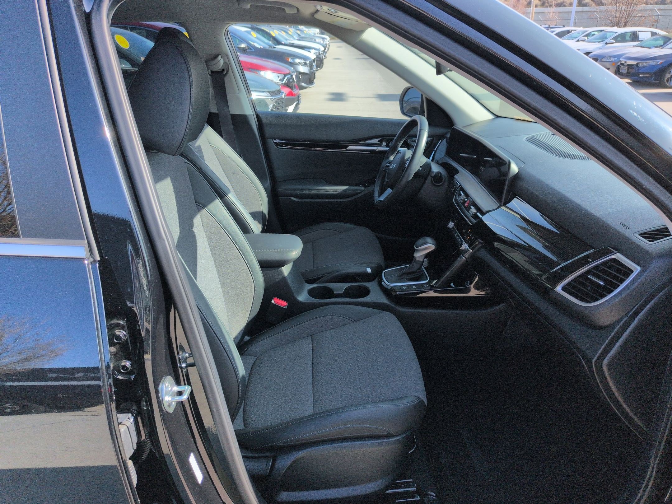 Certified 2024 Kia Seltos X-Line image 18