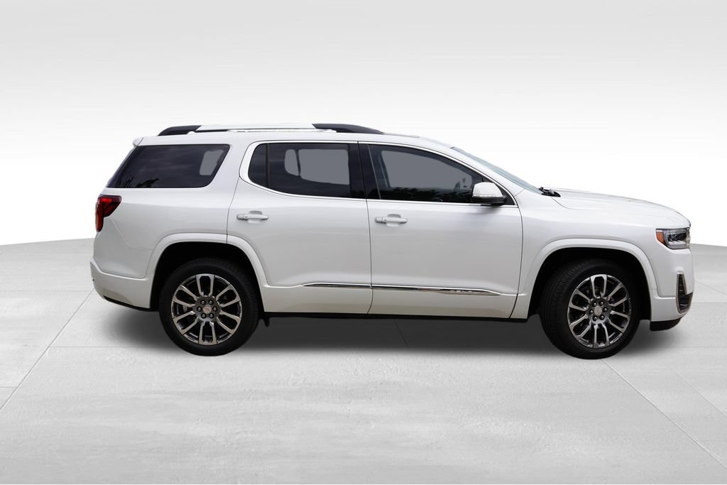 Certified 2022 GMC Acadia Denali w/ Trailering Package AWD/4WD image 3