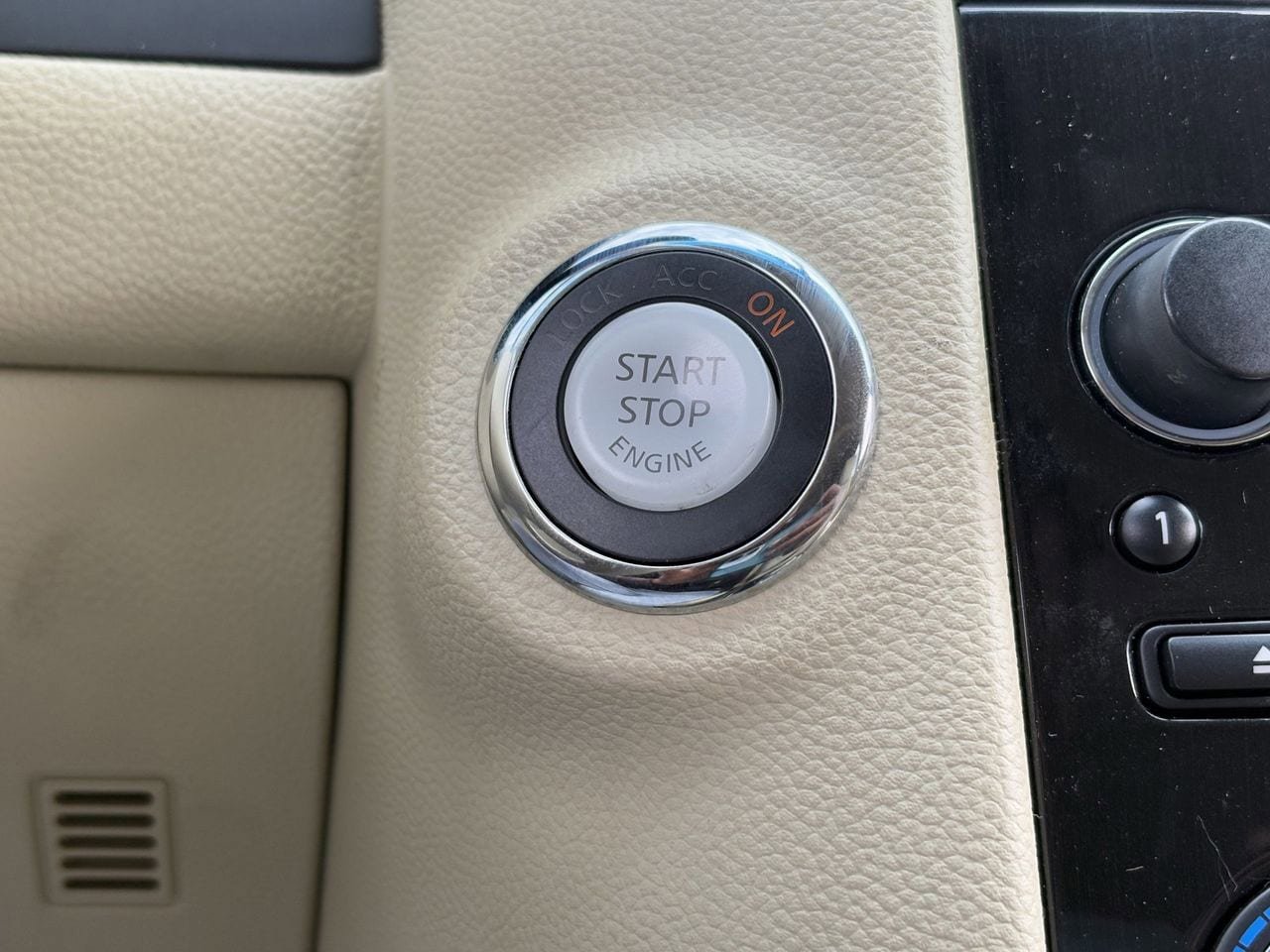 Used 2013 INFINITI FX37 AWD w/ Premium Pkg image 18