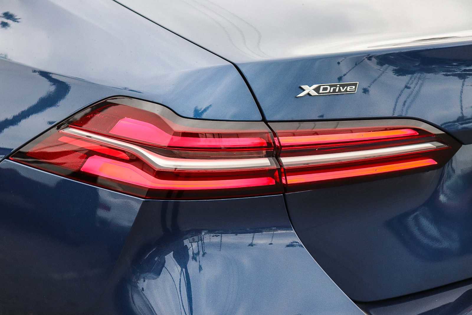 Used 2024 BMW 540i xDrive w/ Premium Package image 9