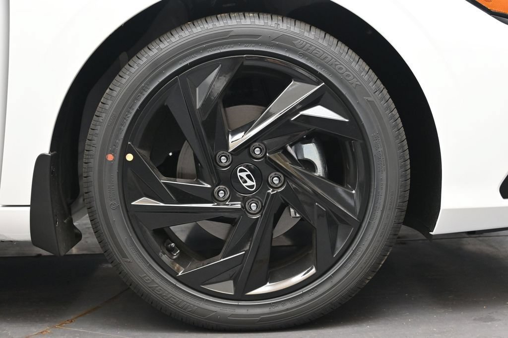 New 2026 Hyundai Elantra SEL Sport Premium FWD image 10