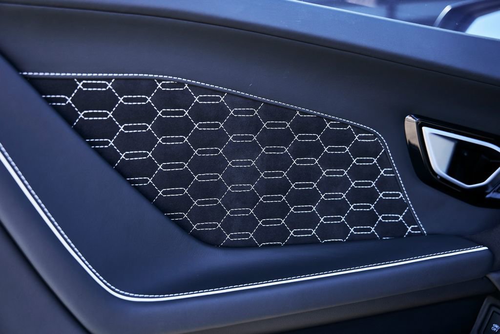 Used 2023 Lamborghini Huracan Tecnica image 39