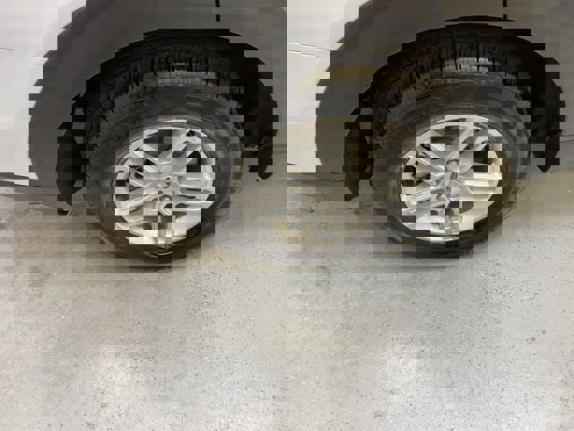 Used 2025 Ford Explorer Active image 13