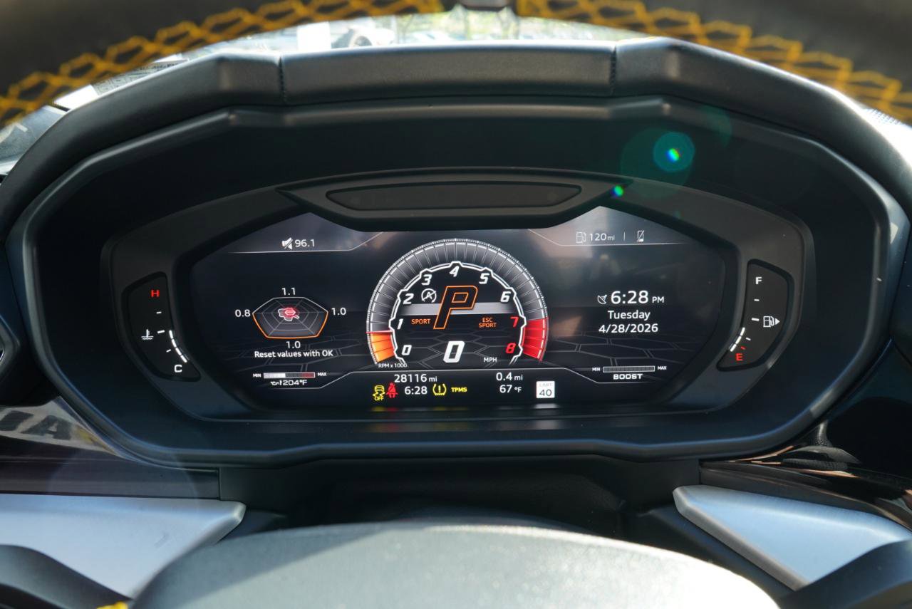 Used 2020 Lamborghini Urus AWD/4WD image 31