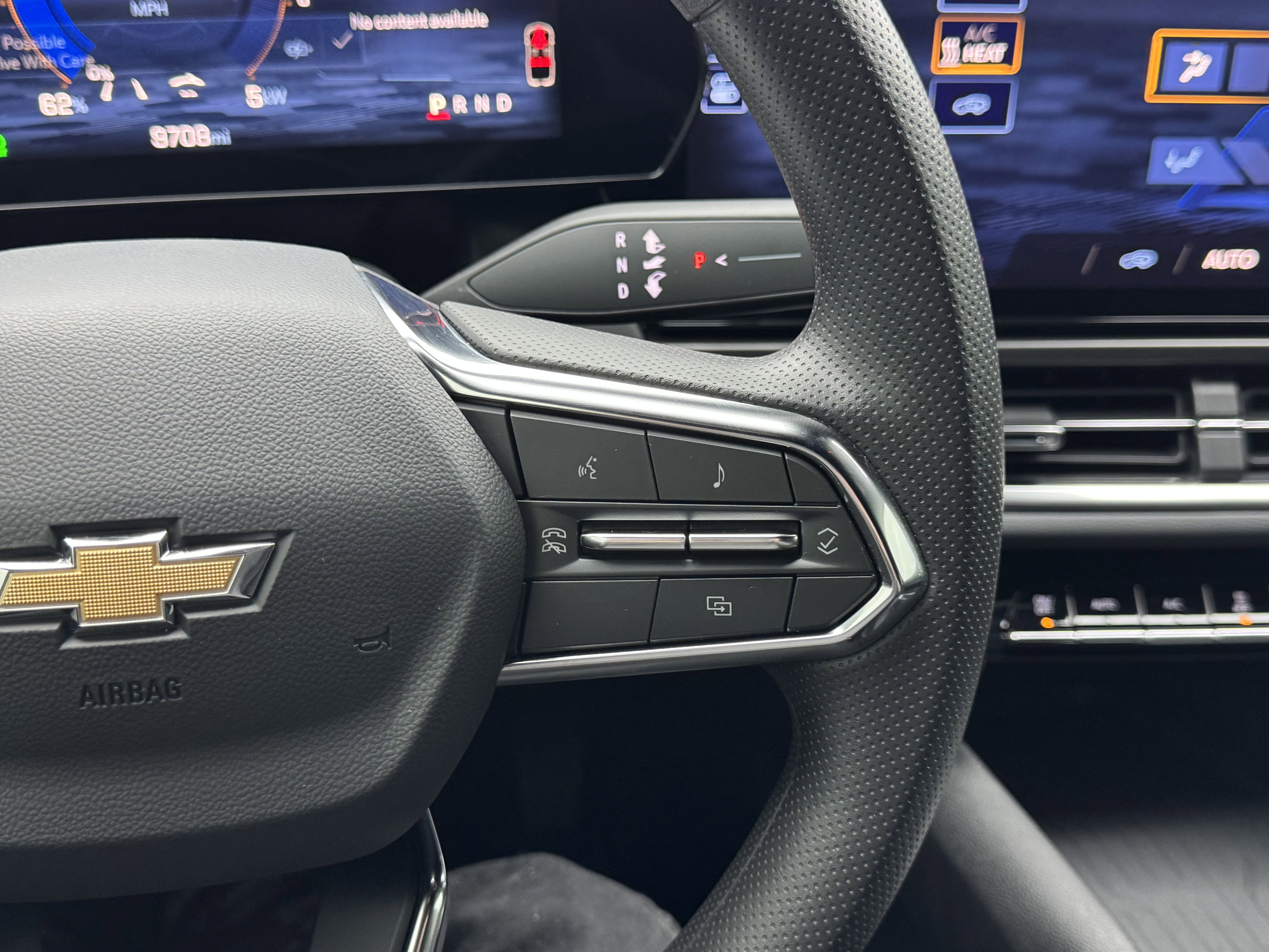 Used 2025 Chevrolet Equinox EV LT image 24