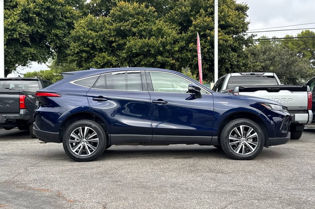Certified 2021 Toyota Venza LE AWD/4WD image 2
