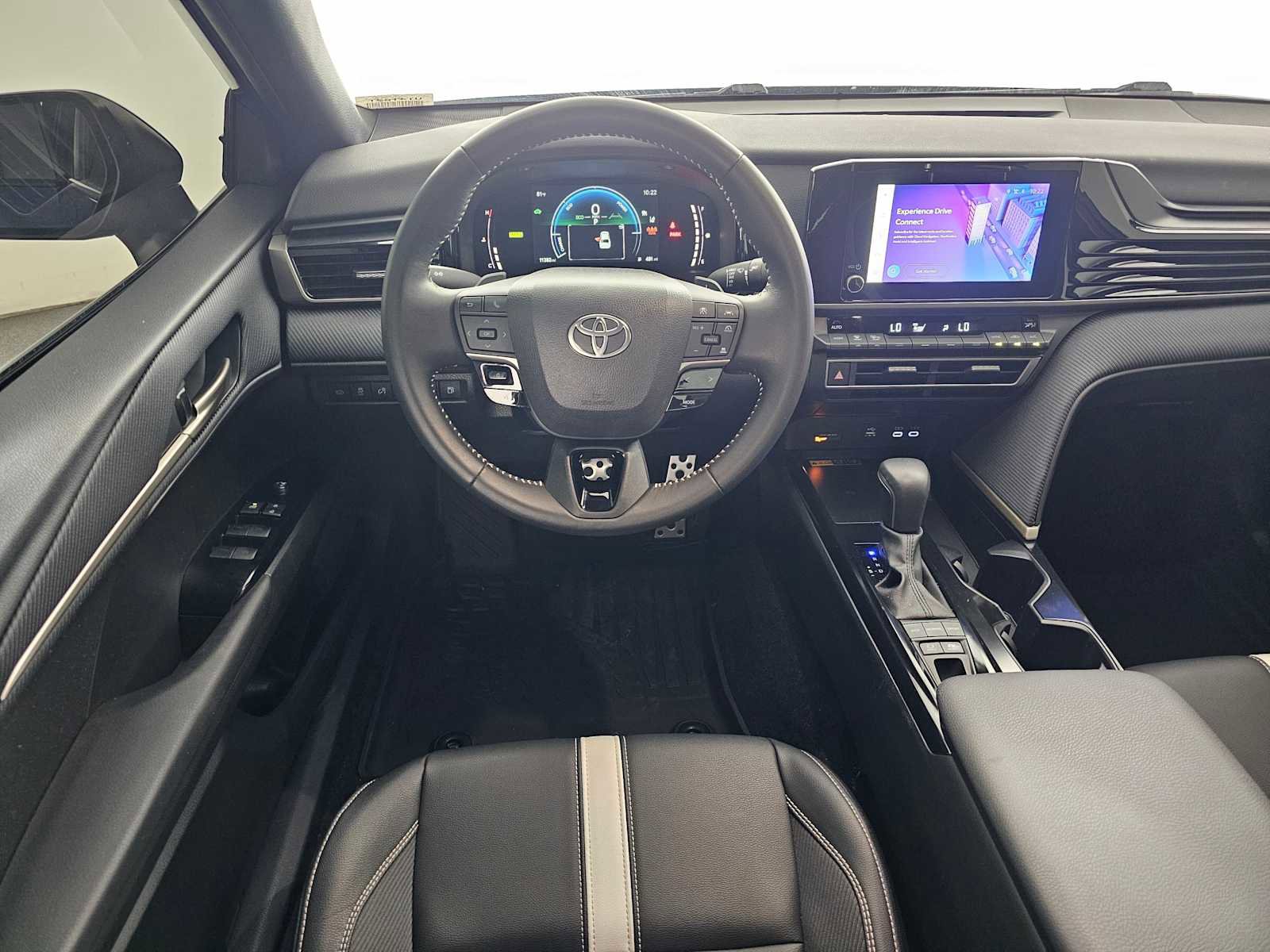 Used 2025 Toyota Camry SE image 18
