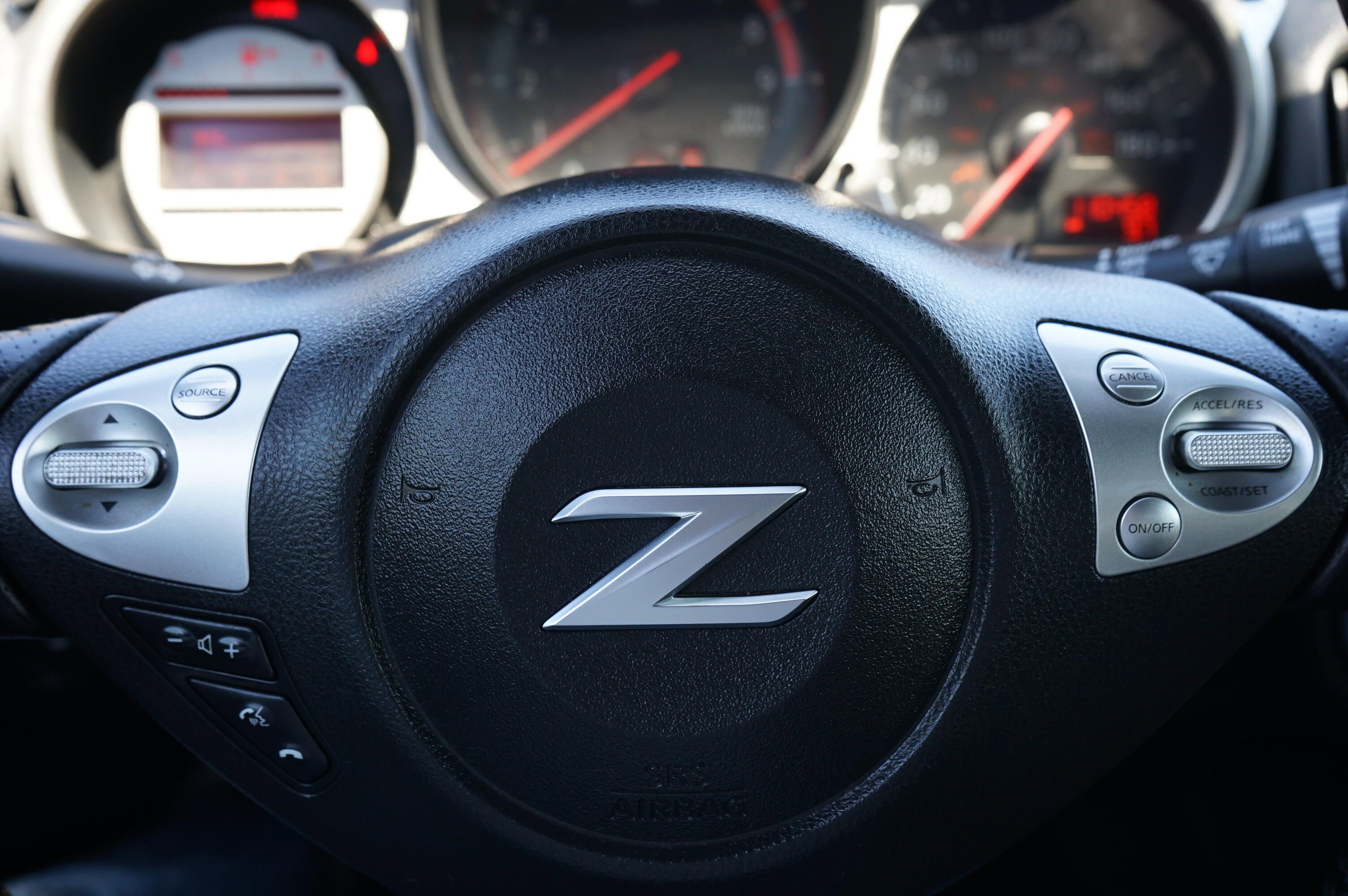 Used 2011 Nissan 370Z Touring w/ Sport Pkg RWD image 20