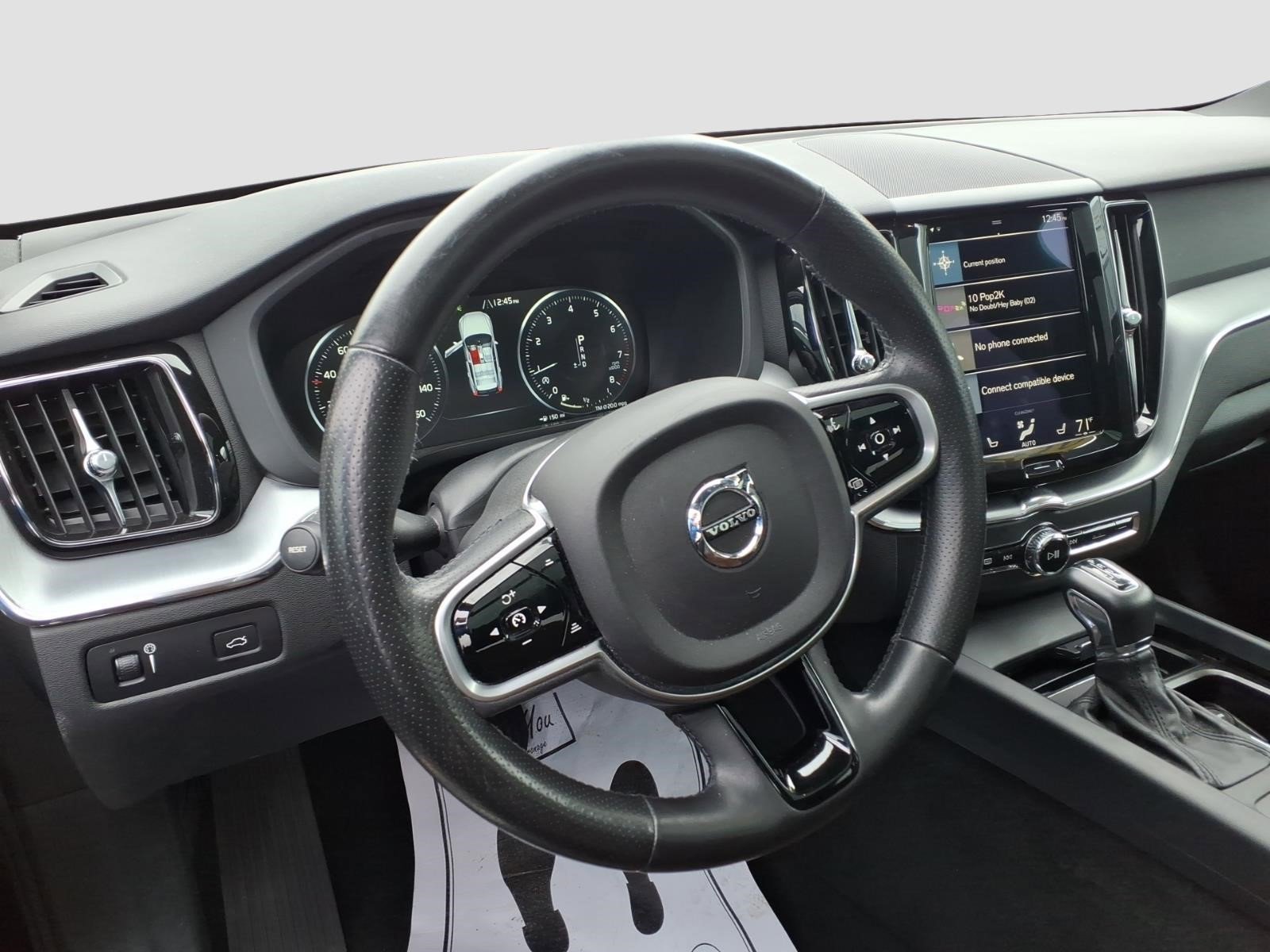 Used 2018 Volvo XC60 T6 Momentum AWD/4WD image 12