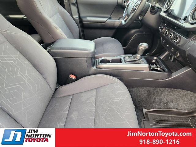 Used 2017 Toyota Tacoma TRD Off-Road w/ Tow Package (A/T) AWD/4WD image 15