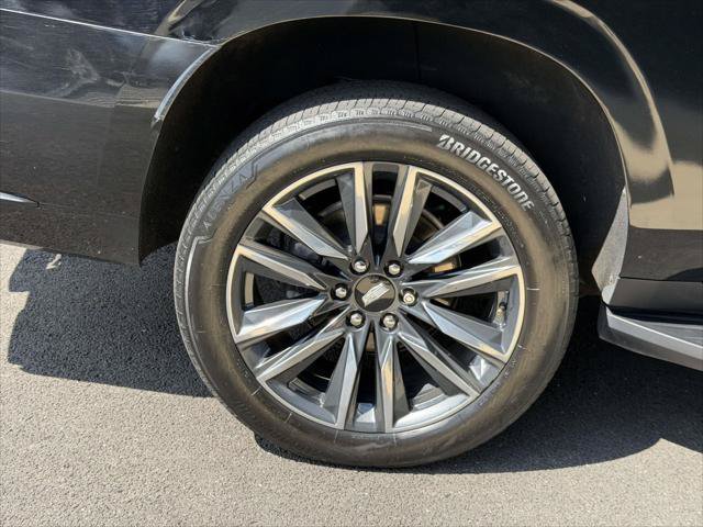 Used 2023 Cadillac Escalade ESV Sport AWD/4WD image 8