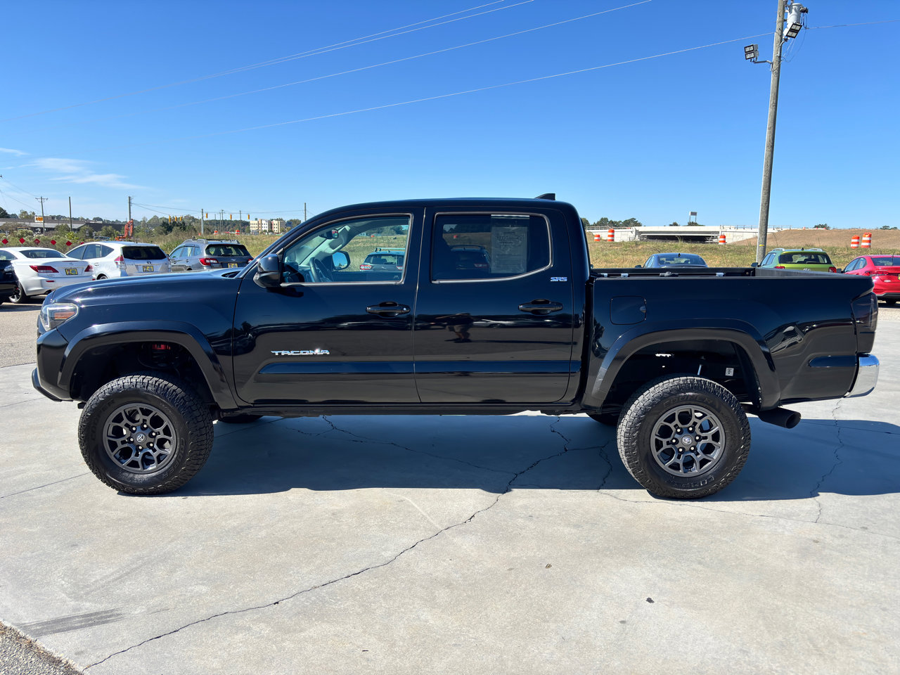 Used 2018 Toyota Tacoma SR5 image 8