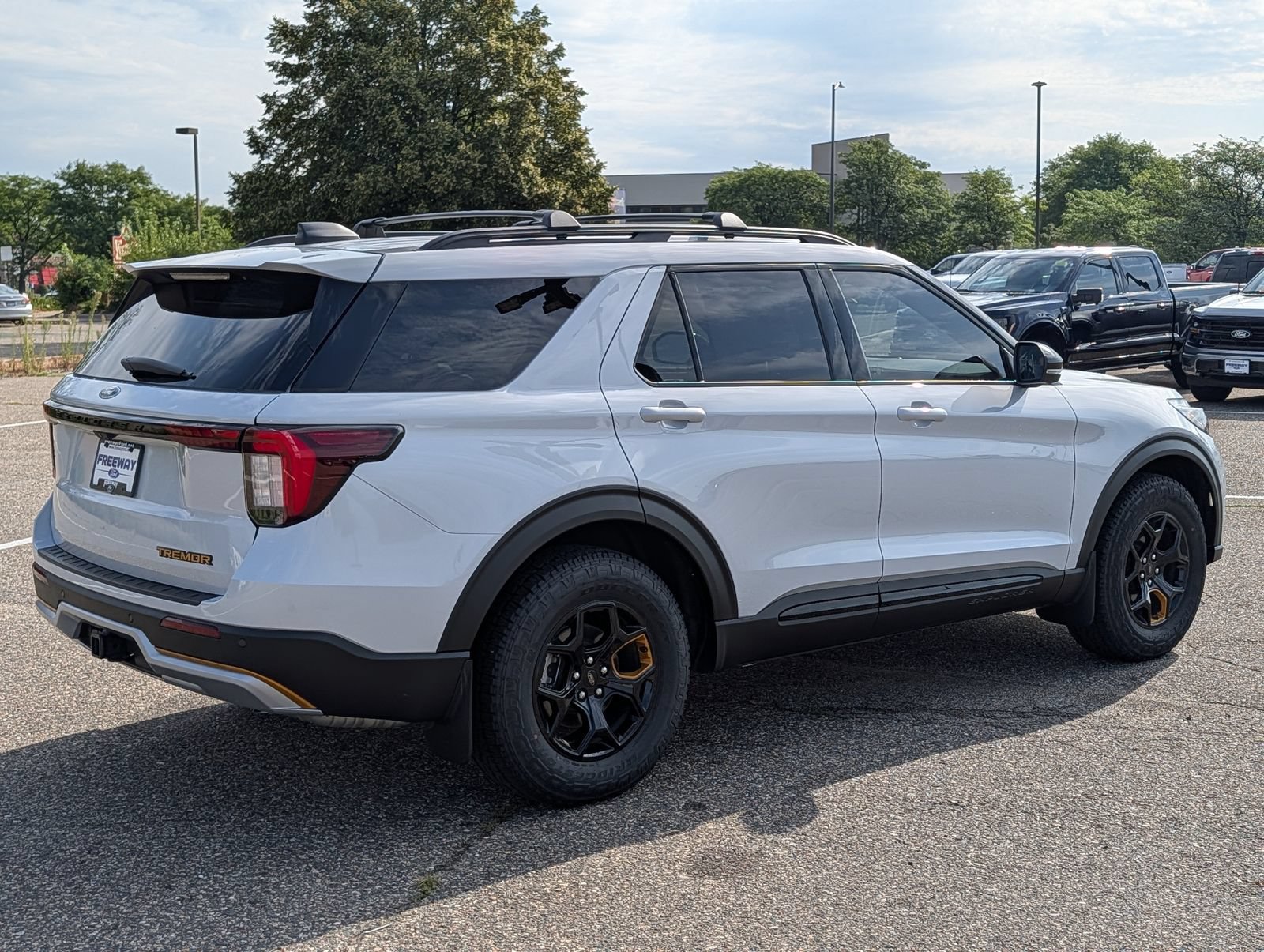 Used 2026 Ford Explorer Tremor w/ Tremor Ultimate Package AWD/4WD image 3