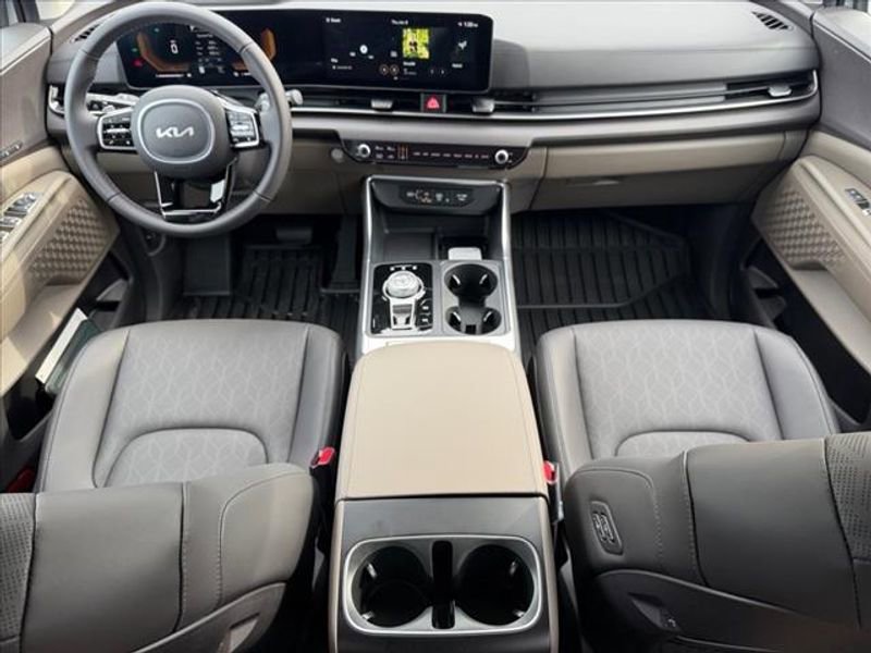 New 2026 Kia Carnival EX image 14