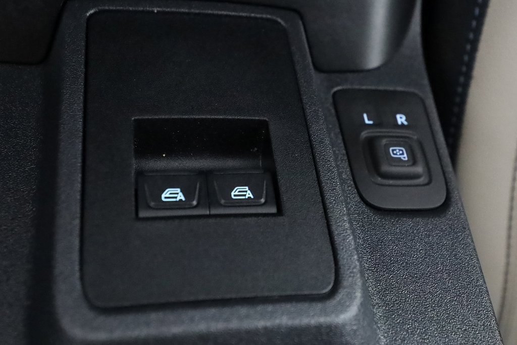 Used 2023 Ford Bronco Wildtrak image 35