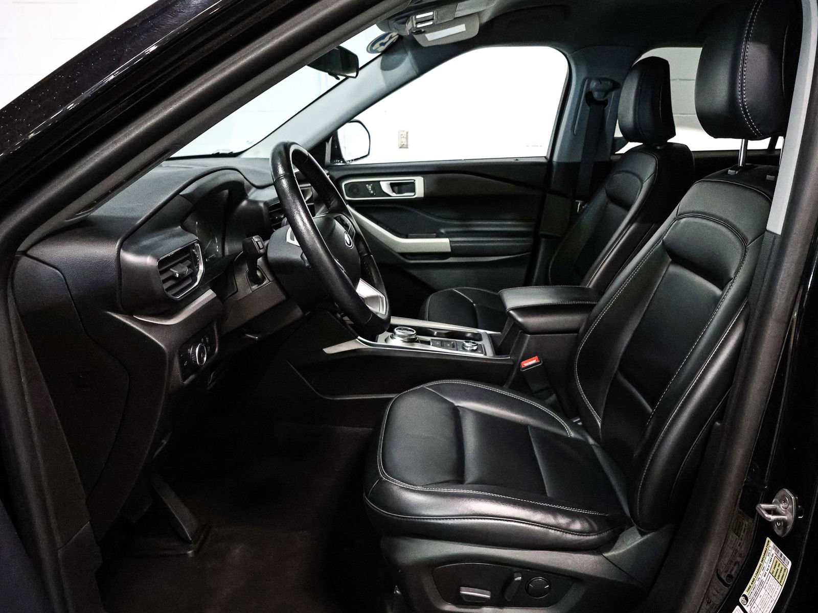 Certified 2023 Ford Explorer XLT w/ Equipment Group 202A image 21