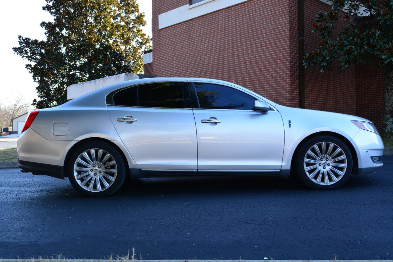 Used 2013 Lincoln MKS image 4