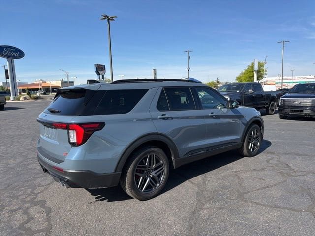 Used 2025 Ford Explorer ST AWD/4WD image 6
