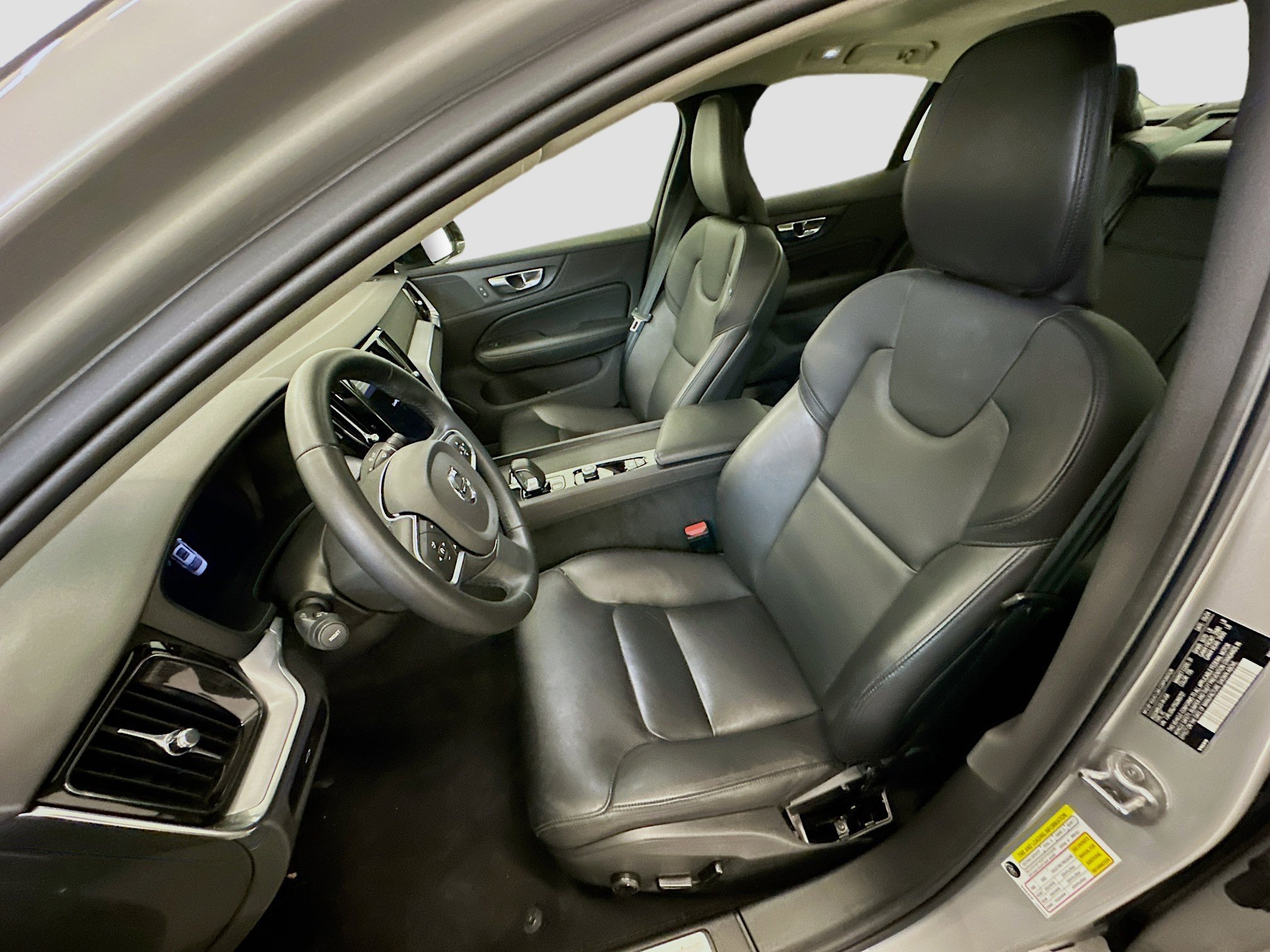 Used 2025 Volvo S60 B5 Core image 13