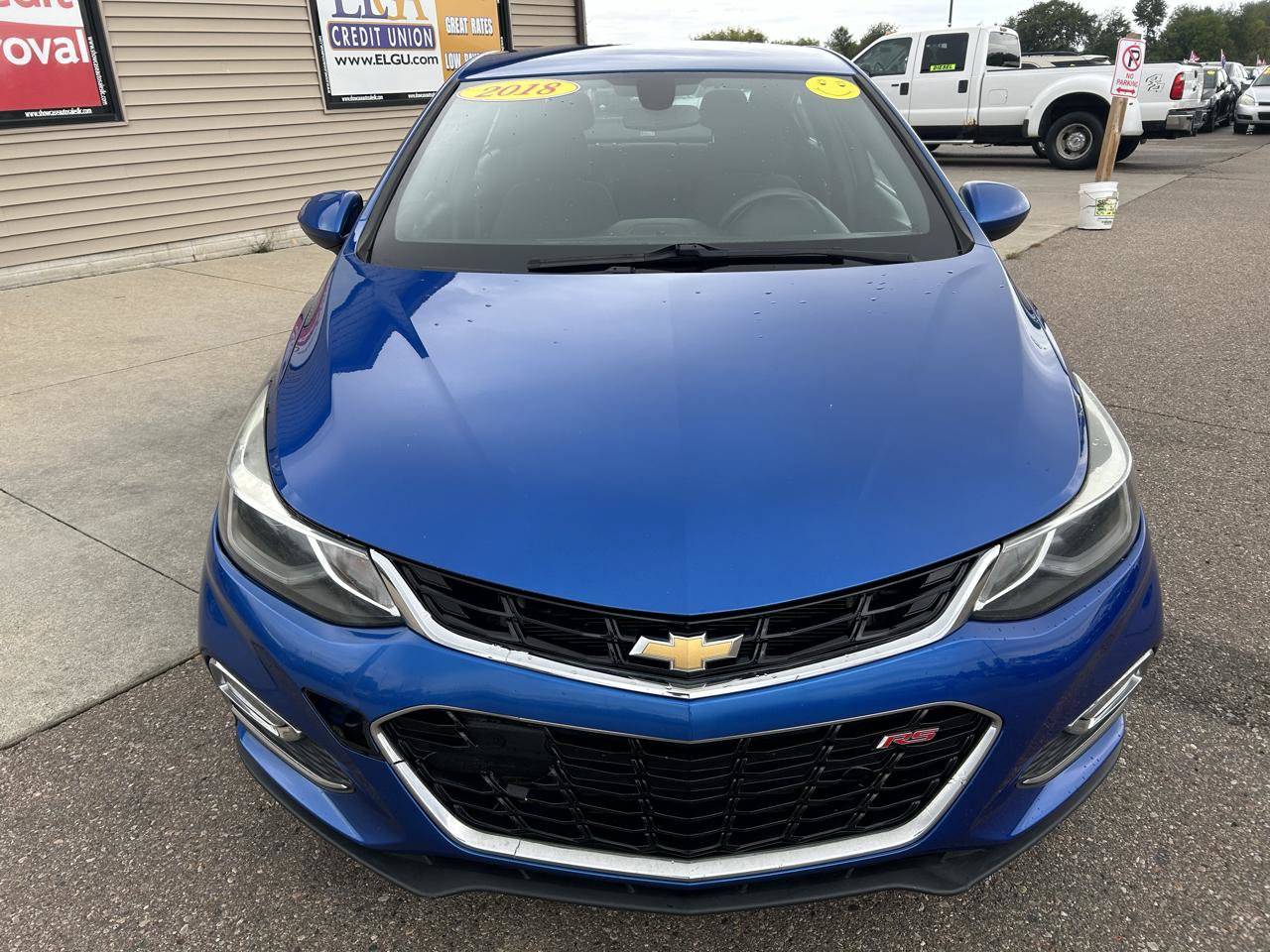 Used 2018 Chevrolet Cruze LT w/ Convenience Package FWD image 2