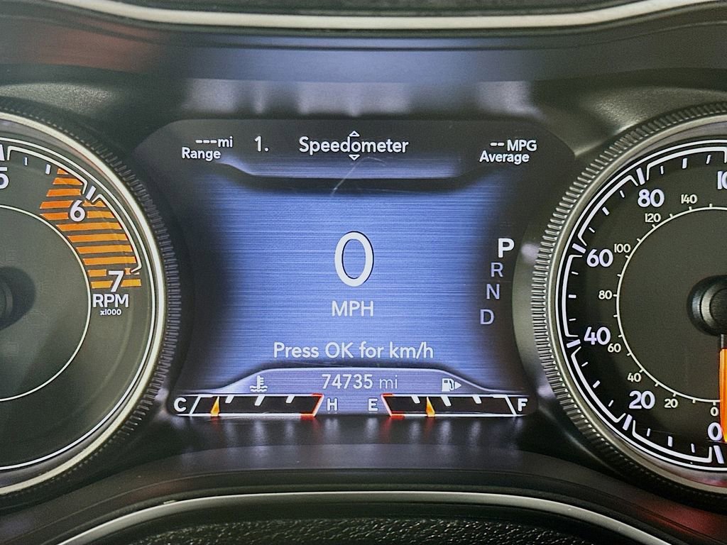 Used 2019 Jeep Cherokee Trailhawk w/ Comfort/Convenience Group AWD/4WD image 15