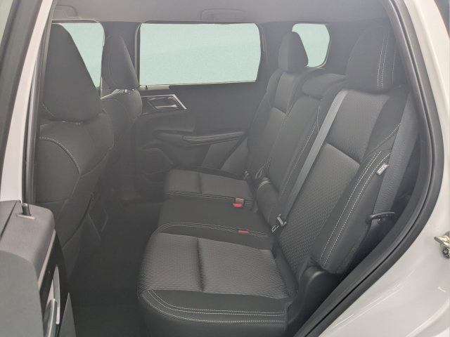 Used 2024 Mitsubishi Outlander ES FWD image 12