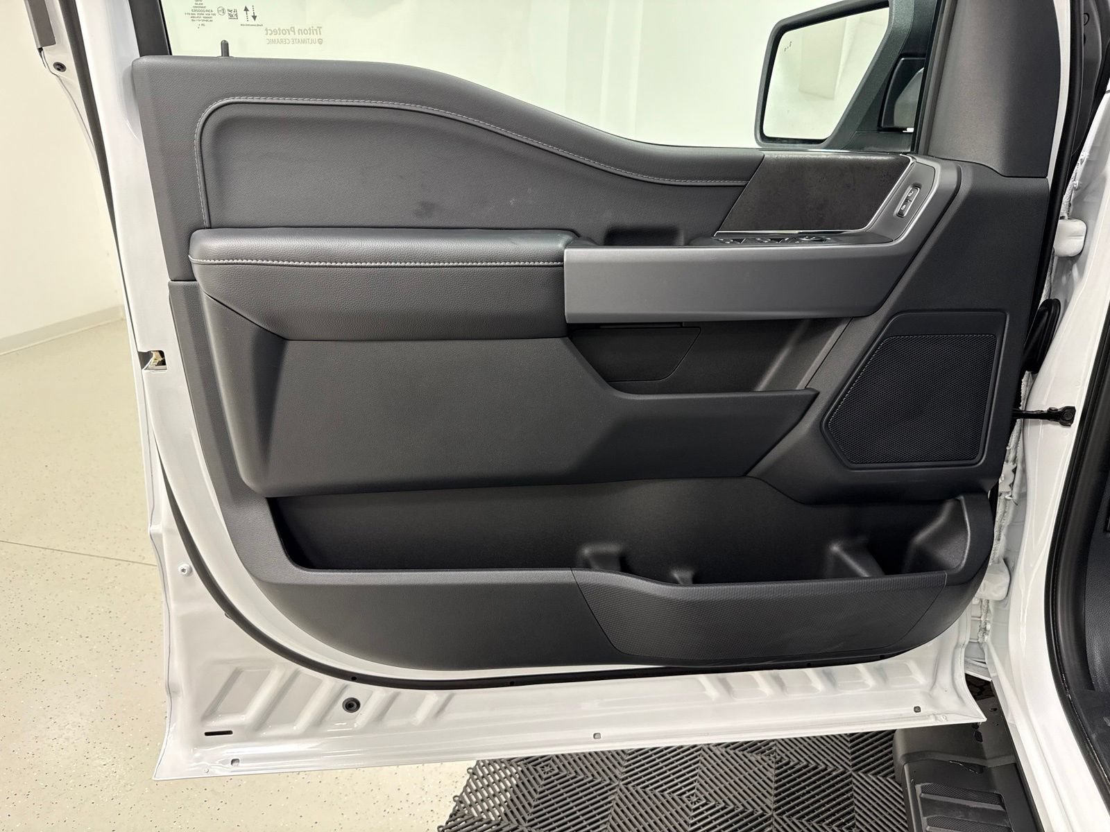 New 2026 Ford F150 XLT w/ XLT Black Appearance Package AWD/4WD image 13