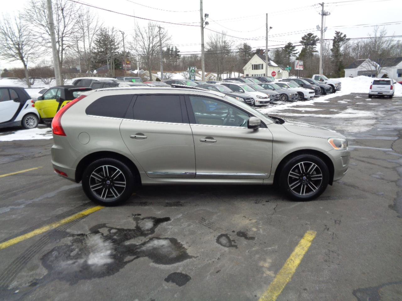Used 2016 Volvo XC60 T5 Platinum w/ Protection Package FWD image 5
