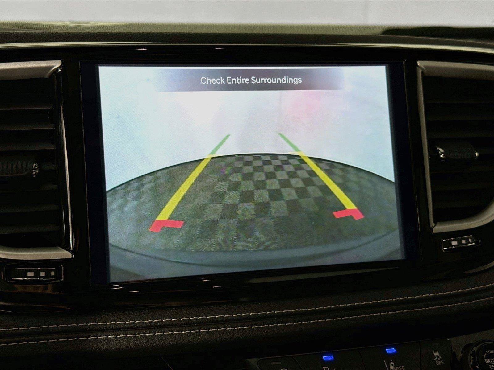 Used 2027 Chrysler Pacifica Limited FWD image 21