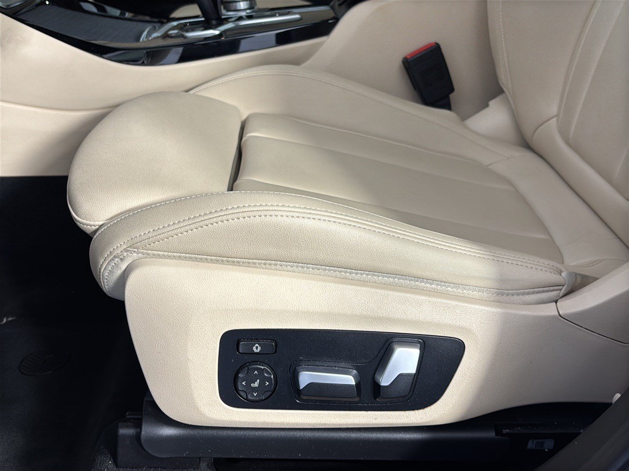 Used 2021 BMW X3 sDrive30i w/ Convenience Package RWD image 16