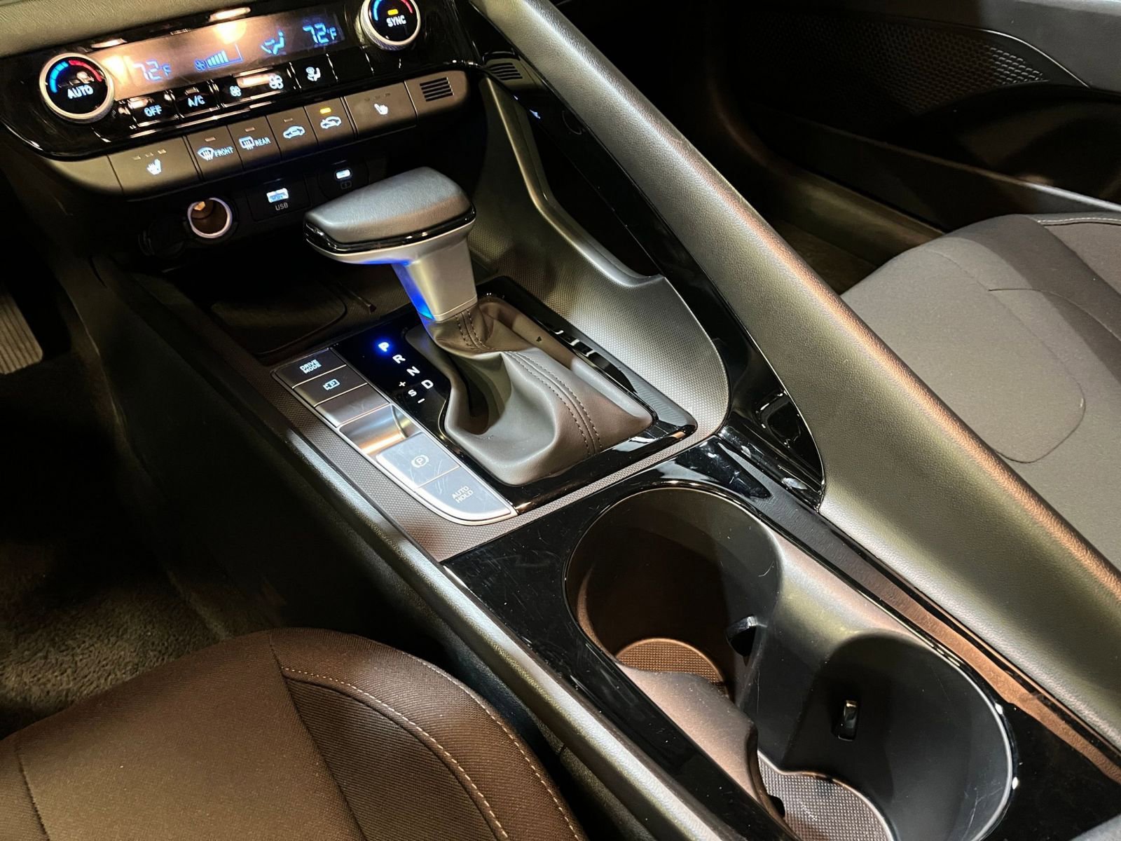 Used 2025 Hyundai Elantra SEL image 41