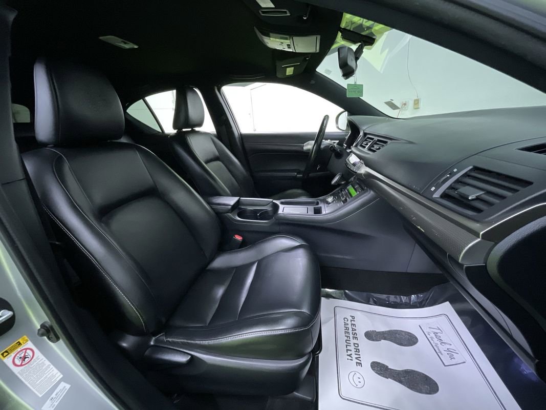 Used 2016 Lexus CT 200h w/ F-Sport Package image 28