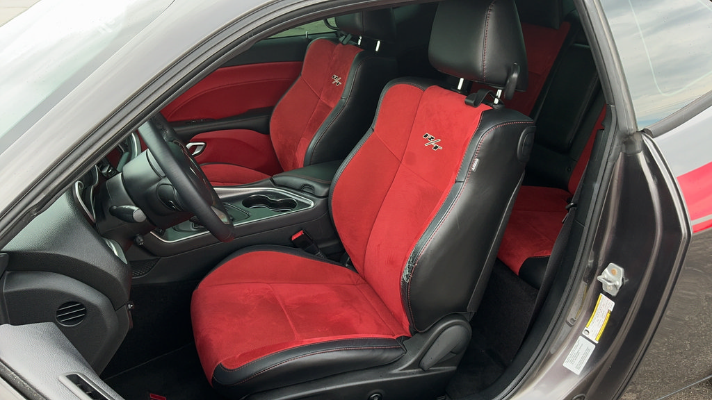 Used 2016 Dodge Challenger R/T Plus RWD image 14