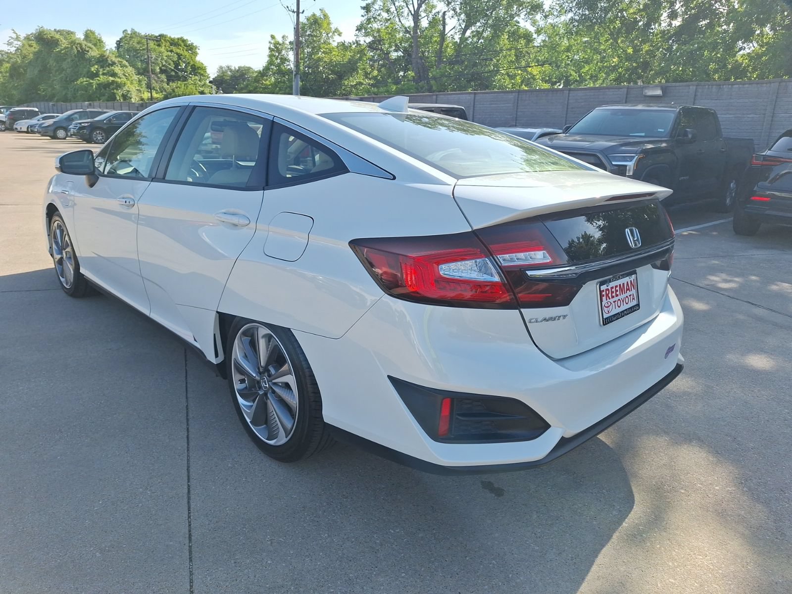 Used 2019 Honda Clarity Plug-In Hybrid image 4