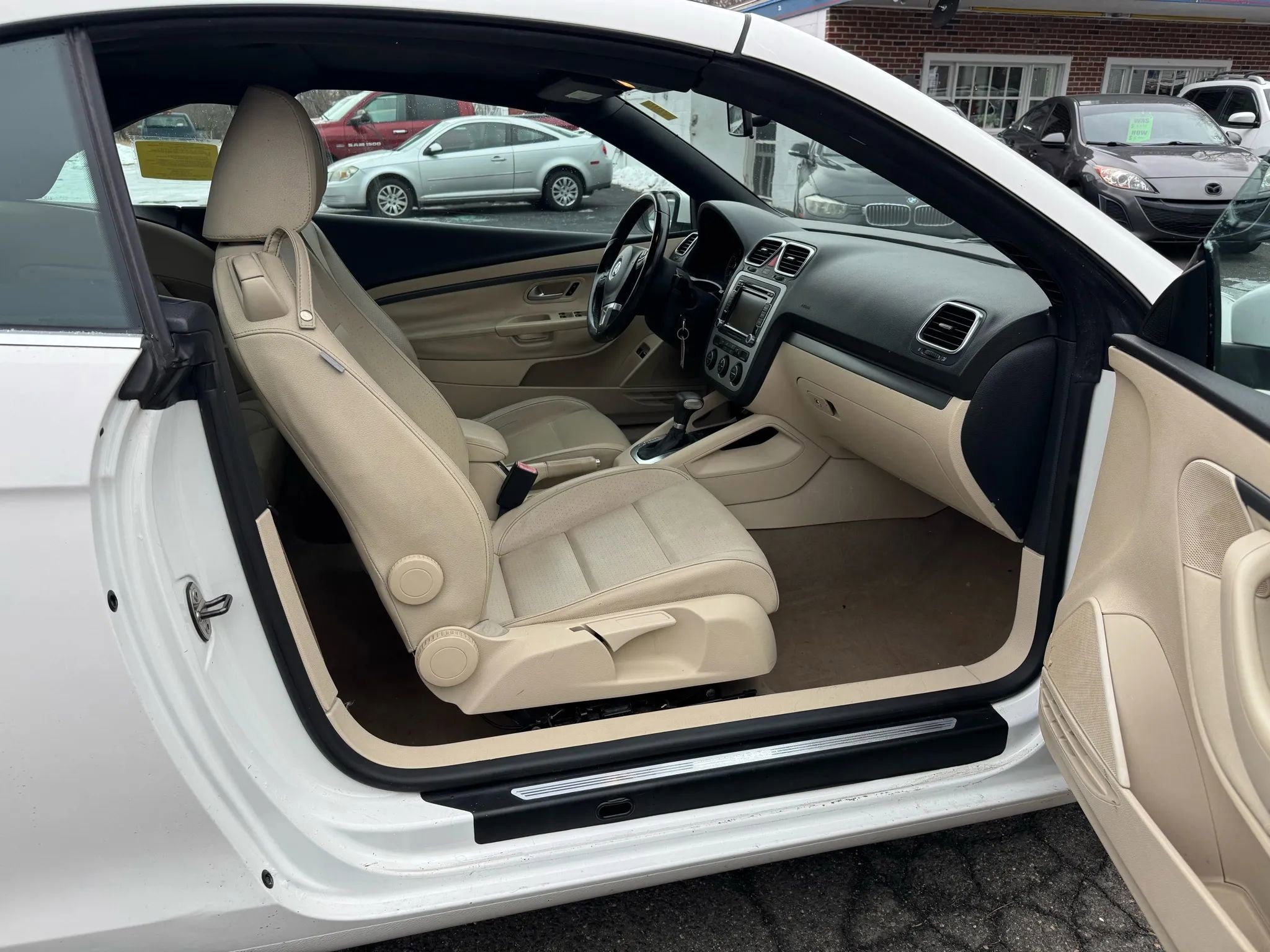 Used 2010 Volkswagen Eos Komfort image 13