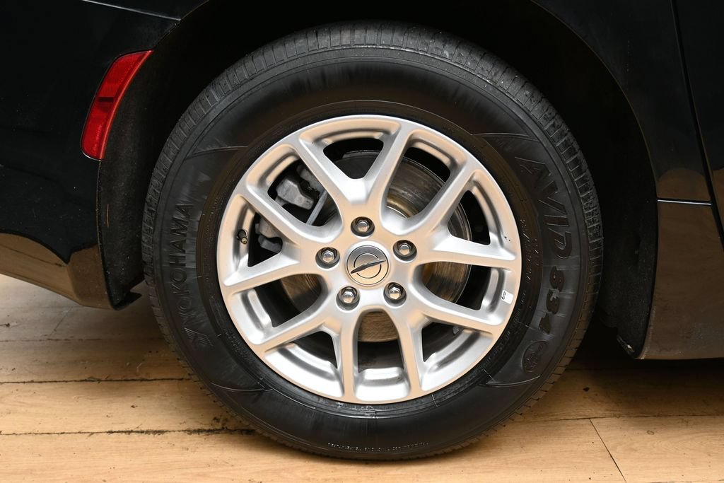 Used 2025 Chrysler Pacifica Select FWD image 14