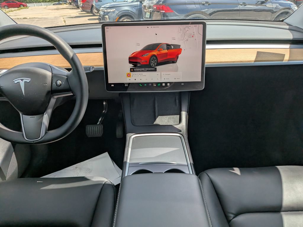 Used 2024 Tesla Model Y Long Range AWD/4WD image 18