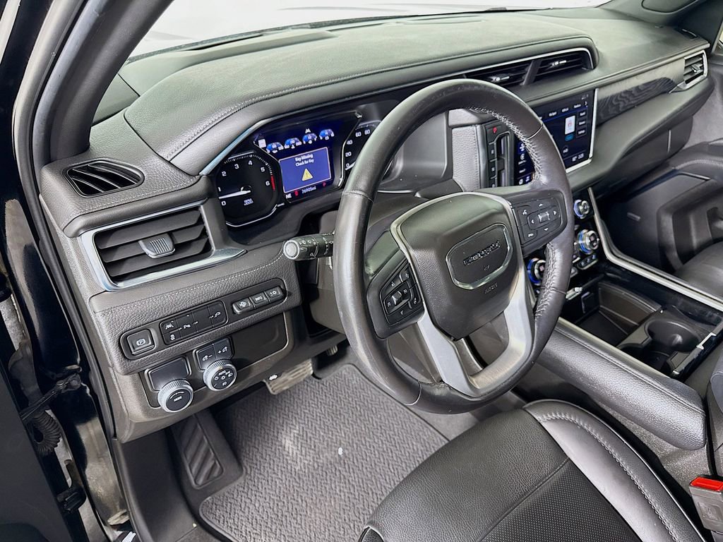 Used 2021 GMC Yukon XL Denali RWD image 9