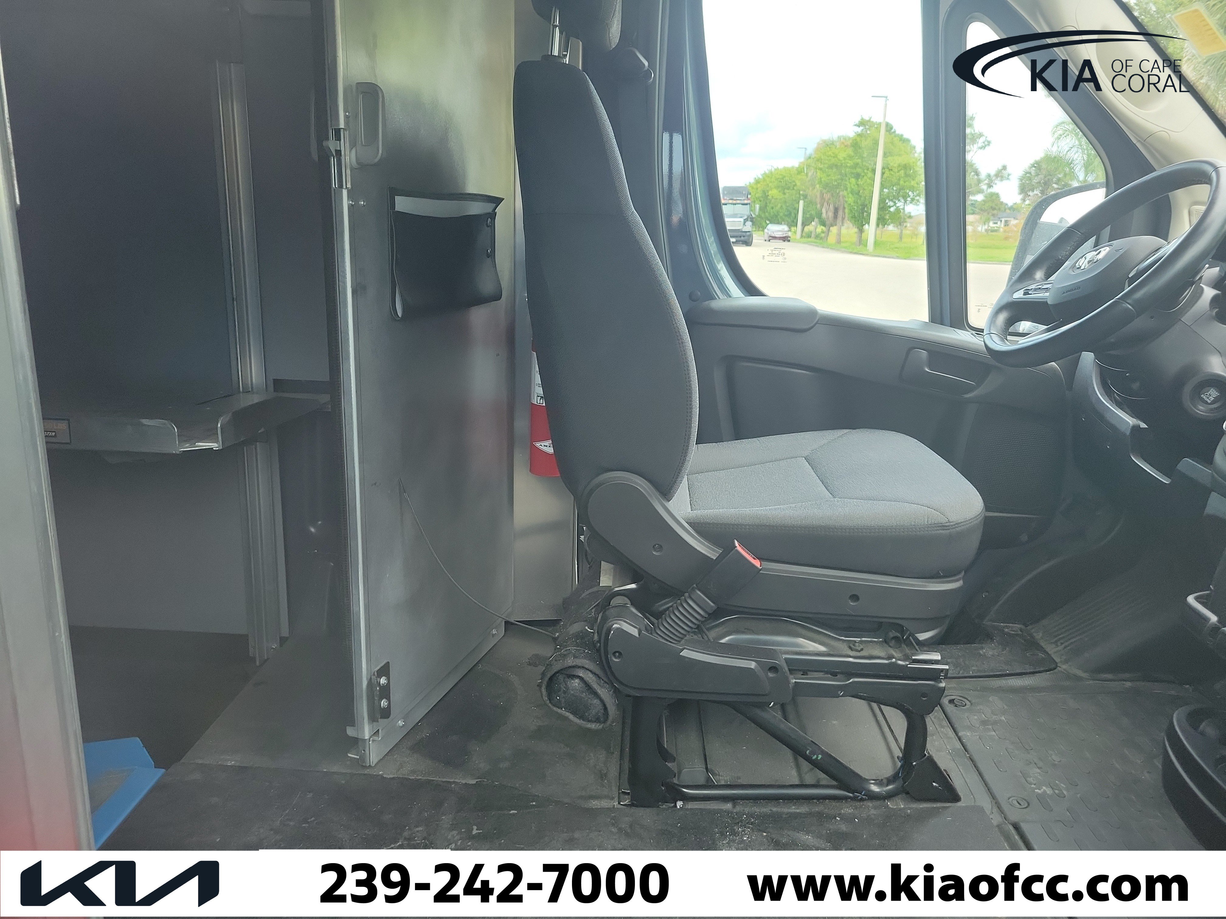 Used 2024 RAM ProMaster 3500 FWD image 11